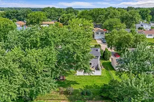 1255 Mayfield Ln, Hoffman Estates, IL 60169 - Photo 32