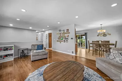 1255 Mayfield Lane, Hoffman Estates, IL 60169 - Photo 4