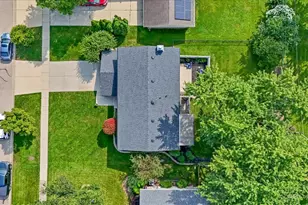 1255 Mayfield Ln, Hoffman Estates, IL 60169 - Photo 30