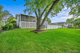 1255 Mayfield Ln, Hoffman Estates, IL 60169 - Photo 40
