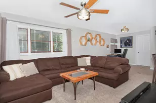 101 E White St, Pontiac, IL 61764 - Photo 6