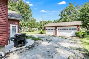 101 E White St, Pontiac, IL 61764 - Photo 26