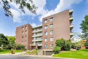 4000 Triumvera Dr, Glenview, IL 60025 - Photo 1