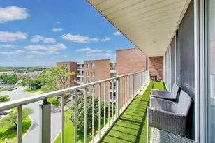 4000 Triumvera Dr, Glenview, IL 60025 - Photo 16