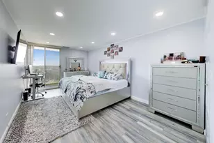 4000 Triumvera Dr, Glenview, IL 60025 - Photo 12