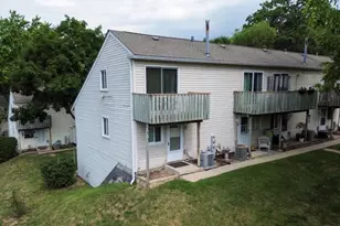 89 Maude Ave, Fox Lake, IL 60020 - Photo 2