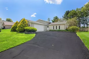624 Melrose Ln, Beecher, IL 60401 - Photo 2