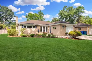 114 N Elm St, Mount Prospect, IL 60056 - Photo 1