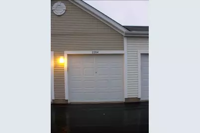 2207 Silverstone Drive #2207, Carpentersville, IL 60110 - Photo 10