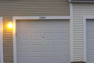 2207 Silverstone Dr, Carpentersville, IL 60110 - Photo 10