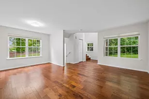 748 Tree Top Ln, Crystal Lake, IL 60014 - Photo 6