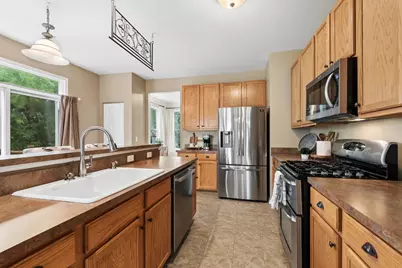 2318 W Cascade Circle, Round Lake, IL 60073 - Photo 8