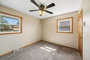 6525 W 83 Pl, Burbank, IL 60459 - Photo 10