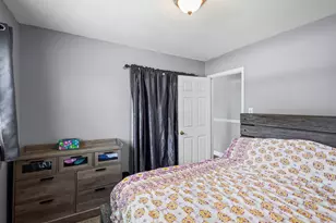 8731 S 80th Ct, Hickory Hills, IL 60457 - Photo 12