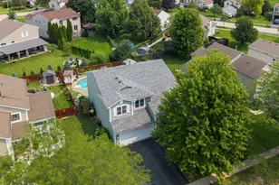 4811 Bordeaux Dr, Lake in the Hills, IL 60156 - Photo 2