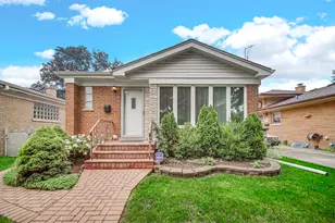 5526 Washington St, Morton Grove, IL 60053 - Photo 1