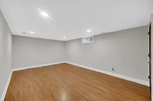 5526 Washington St, Morton Grove, IL 60053 - Photo 14