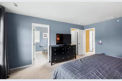 47 Nicholas Drive E, Des Plaines, IL 60016 - Photo 18