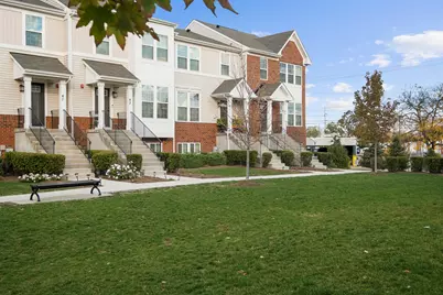 47 Nicholas Drive E, Des Plaines, IL 60016 - Photo 2
