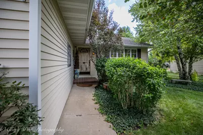 1164 Quail Run, Dekalb, IL 60115 - Photo 4
