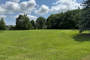 8N Cheviot Dr, Bartlett, IL 60103 - Photo 2