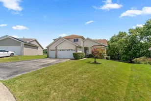 230 Lakeview Ct, Steger, IL 60475 - Photo 1