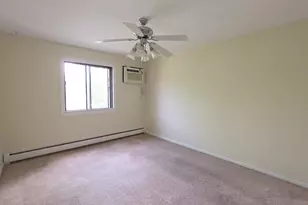 12 Parkside Ct, Vernon Hills, IL 60061 - Photo 10