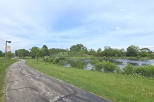 12 Parkside Ct, Vernon Hills, IL 60061 - Photo 20