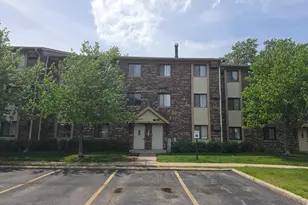 12 Parkside Ct, Vernon Hills, IL 60061 - Photo 1