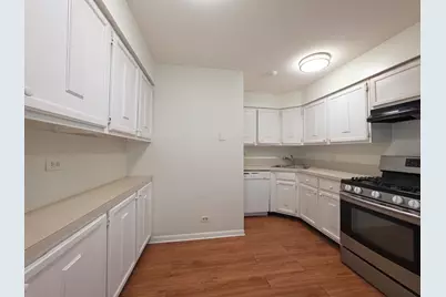 12 Parkside Court #10, Vernon Hills, IL 60061 - Photo 6