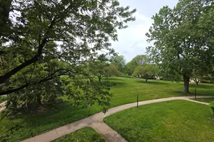 12 Parkside Ct, Vernon Hills, IL 60061 - Photo 16