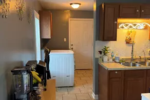 727 Superior St, Aurora, IL 60505 - Photo 12