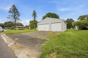 203 Pearl Ave, Loves Park, IL 61111 - Photo 14