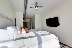 1200 W Monroe St, Chicago, IL 60607 - Photo 14