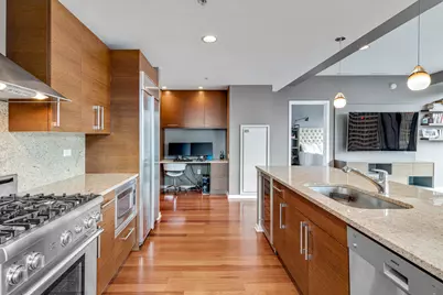 240 E Illinois Street #2501, Chicago, IL 60611 - Photo 14