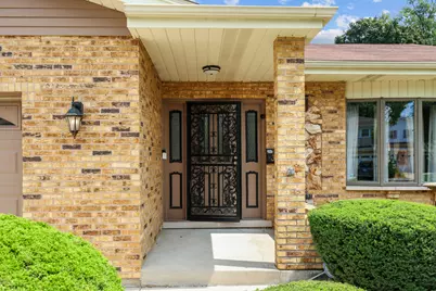 317 N Marcella Road, Mount Prospect, IL 60056 - Photo 2