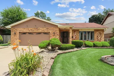 317 N Marcella Road, Mount Prospect, IL 60056 - Photo 1