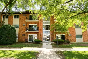 9723 S Keeler Ave, Oak Lawn, IL 60453 - Photo 1