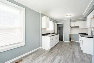 12528 S Justine Street, Calumet Park, IL 60827 - Photo 8