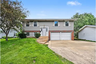 1312 W Oakmont Road, Hoffman Estates, IL 60169 - Photo 1