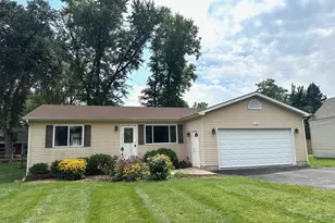 7103 Hiawatha Dr, Wonder Lake, IL 60097 - Photo 1