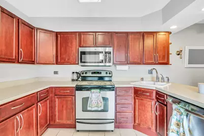 736 Glen Way, Gurnee, IL 60031 - Photo 8