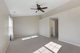 1638 Fredericksburg Ln, Aurora, IL 60503 - Photo 14