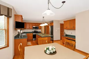 2660 Hoddam Rd, Naperville, IL 60564 - Photo 16