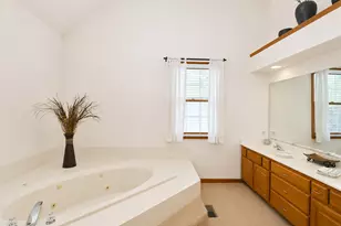2660 Hoddam Rd, Naperville, IL 60564 - Photo 32