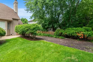 2660 Hoddam Rd, Naperville, IL 60564 - Photo 12