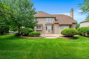 2660 Hoddam Rd, Naperville, IL 60564 - Photo 6