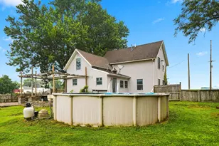 402 S 1st St, Alpha, IL 61413 - Photo 18