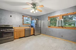 402 S 1st St, Alpha, IL 61413 - Photo 10