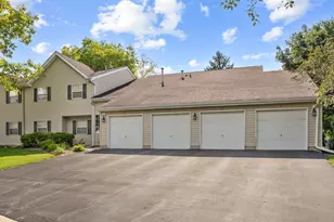 20 Gant Cir, Streamwood, IL 60107 - Photo 1